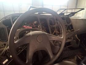 235.flhc05 Freightliner 2005 M12 Steering Wheel