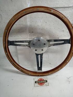 235.kwhc13 Kenworth 2013 T660 Wood Steering Wheel. Worn 10041808