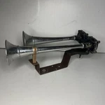 Vintage Bw Bendix Westinghouse Dual Trumpet Air Horn T-212678, T-212679 Untested. Fixed Price $50.00.